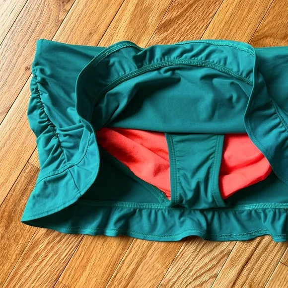 Athleta Green Ruffle swim skirt - Picture 2 of 4